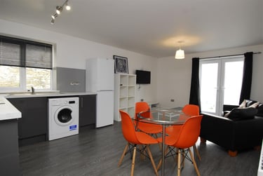 2 bed flat, Belgrave Lane, Mutley, Plymouth, PL47DA - Image 5